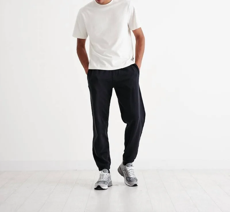 Eno Jogger Pants In Navy