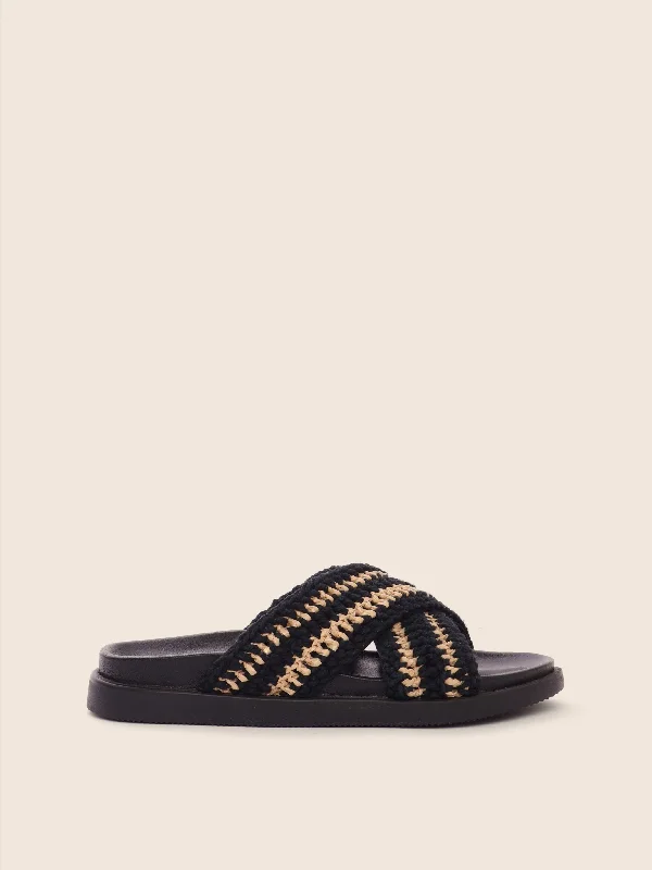 Shock - Absorbing Women's Sandals with a Soft Insole in Black for Active LifestylesAria Black Sandal