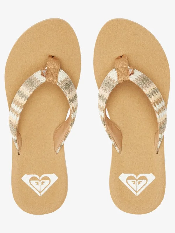 Women's Sandals with a Wedge Heel and a Tassel Detail in Orange for a Trendy LookRoxy Sandals Beachy Woven Raffia