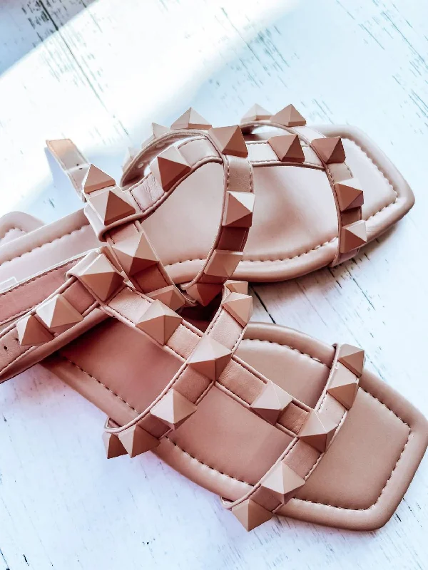 Women's Flat Slide Sandals with a Memory Foam Insole in White for All - Day ComfortBabe Sandal In Beige