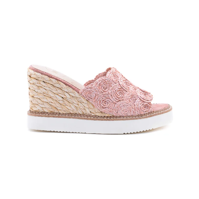 Child - Friendly Women's Sandals with a Secure Buckle in Purple for Moms on the GoBonnie Salmon Espadrilles