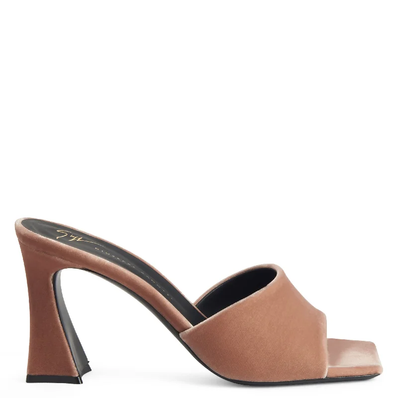 Shock - Absorbing Women's Sandals with a Soft Insole in Black for Active LifestylesGiuseppe Zanotti Solhene