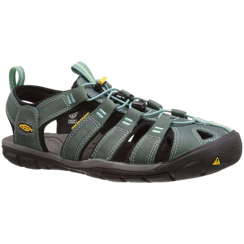 Child - Friendly Women's Sandals with a Secure Buckle in Purple for Moms on the GoClearwater CNX Women's Waterproof Sandals