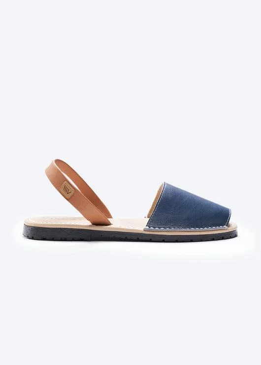 Anti - Slip Women's Sandals with a Grooved Sole in Green for Outdoor AdventuresMenorquina Leather Avarca Sandals