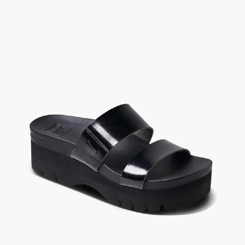 Sustainable Women's Recycled Material Sandals in Beige for Eco - Conscious ShoppersReef Sandals Woman Chunky Platform Adorableness
