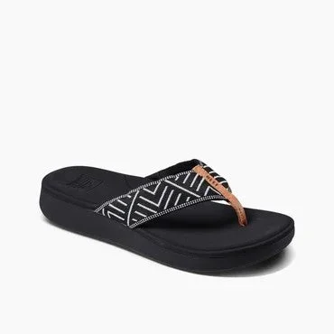 Women's Sandals with a Floral - Printed Upper in Pink for a Feminine Spring LookReef Sandals
