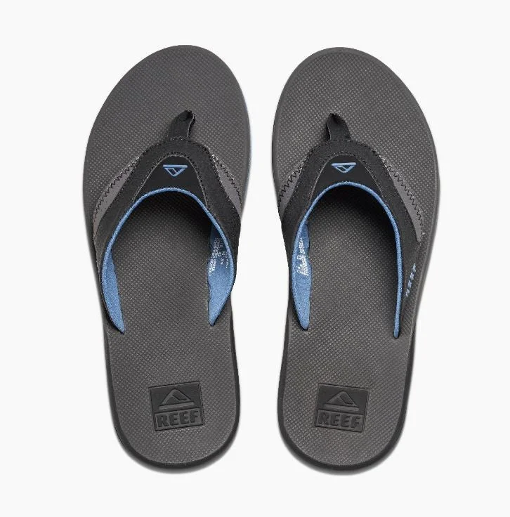 Child - Friendly Women's Sandals with a Secure Buckle in Purple for Moms on the GoReef Sandals Men's Features A Bottle Opener