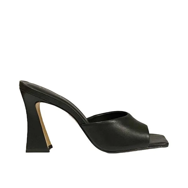 Women's Sandals with a Wedge Heel and a Tassel Detail in Orange for a Trendy LookSEMPRE DI 467