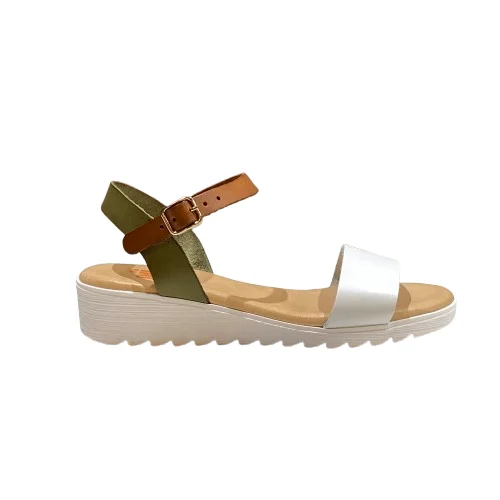 Shock - Absorbing Women's Sandals with a Soft Insole in Black for Active LifestylesNU BELLA