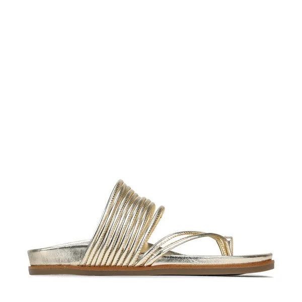 Anti - Slip Women's Sandals with a Grooved Sole in Green for Outdoor AdventuresEOS CARMELLA