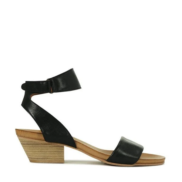Women's Sandals with a Floral - Printed Upper in Pink for a Feminine Spring LookEOS CUBO