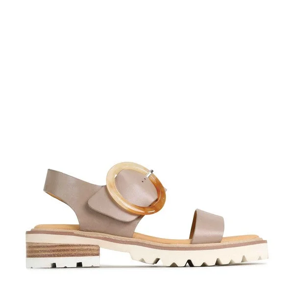 Women's Sandals with a Wedge Heel and a Tassel Detail in Orange for a Trendy LookEOS GILDA
