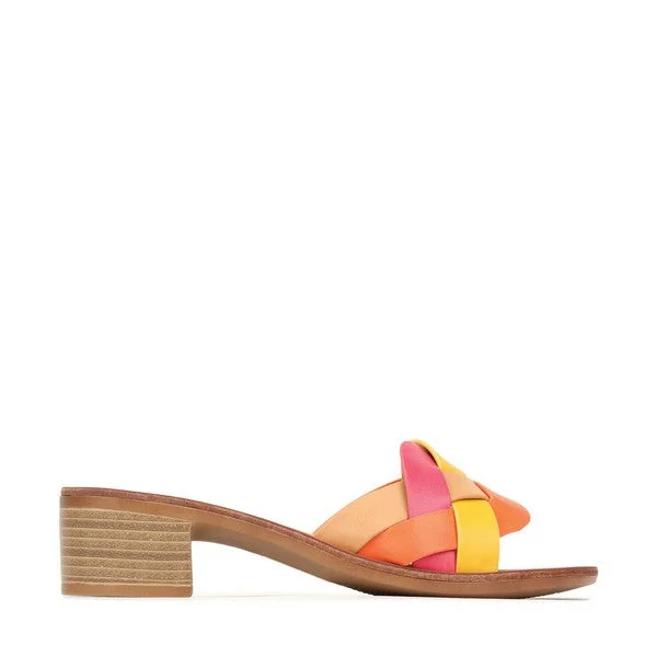 Women's Flat Slide Sandals with a Memory Foam Insole in White for All - Day ComfortLOS CABOS RICCA