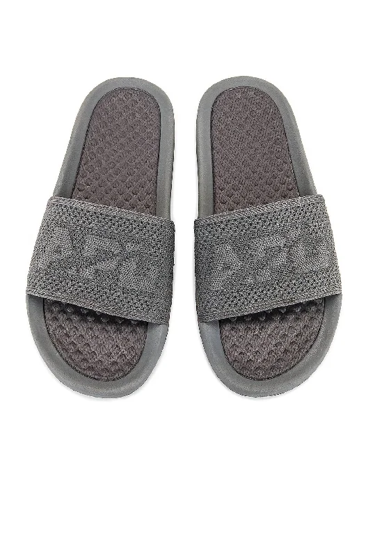 Anti - Slip Women's Sandals with a Grooved Sole in Green for Outdoor AdventuresWomen's Big Logo Techloom Slide In Cosmic Grey