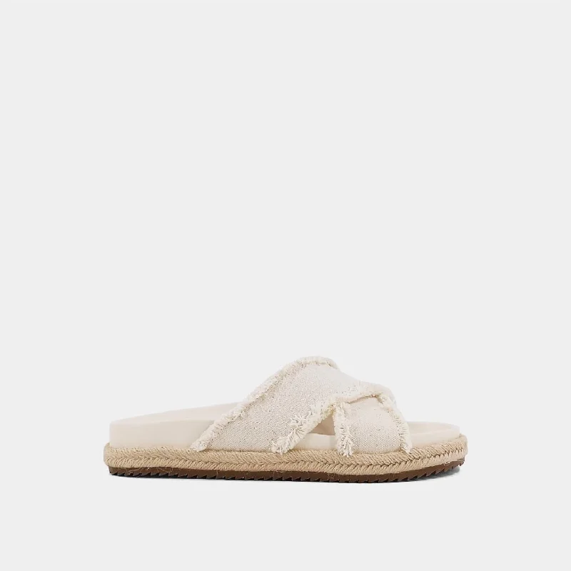 Anti - Slip Women's Sandals with a Grooved Sole in Green for Outdoor AdventuresWomen's Courtney Sandal In Bone