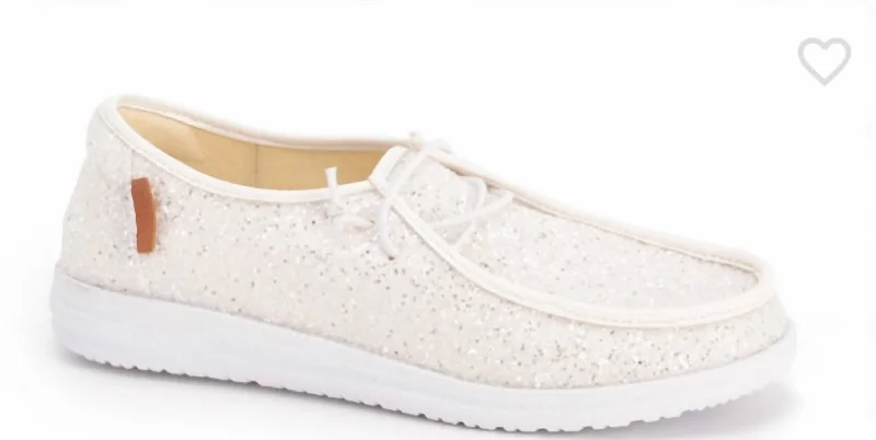 Women's Sandals with a Floral - Printed Upper in Pink for a Feminine Spring LookWomen's Glitter Sparkle And Shine Kayak Shoes In White