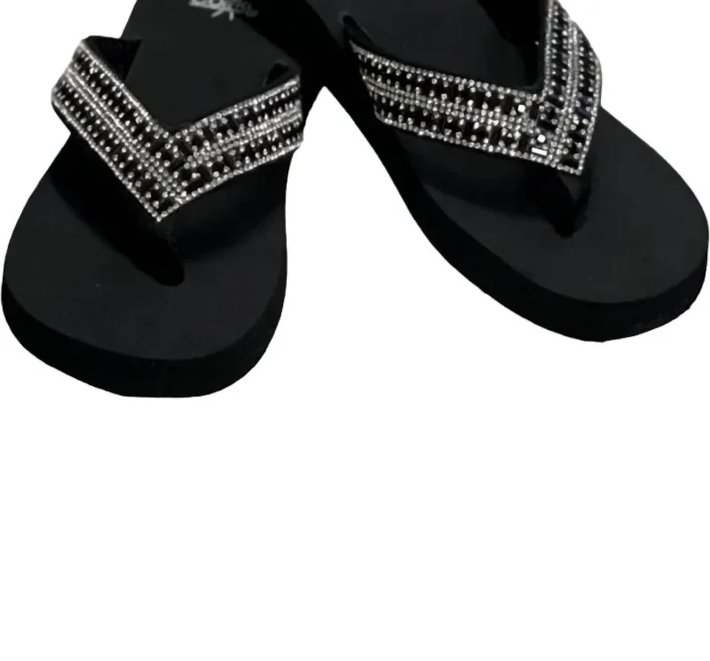 Plus Size Women's Wide - Width Platform Sandals in Black for Added Comfort and HeightWomen's Hibiscus Sandals In Black/black