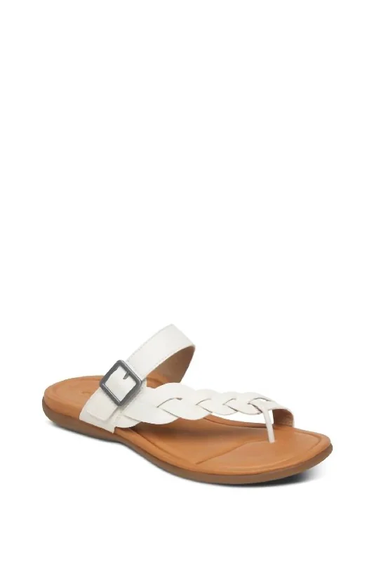 Women's Sandals with a Wedge Heel and a Tassel Detail in Orange for a Trendy LookWomen's Selena Sandal In White