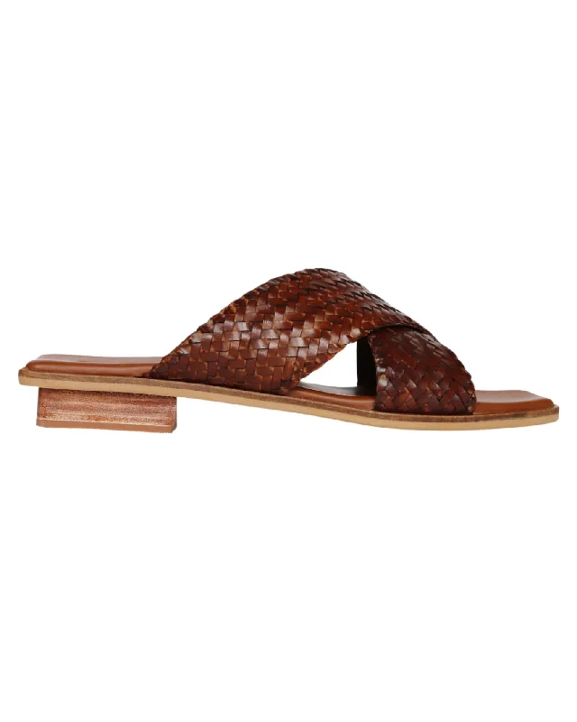 Child - Friendly Women's Sandals with a Secure Buckle in Purple for Moms on the GoWomen's Tosca Slide Sandal In Sienna