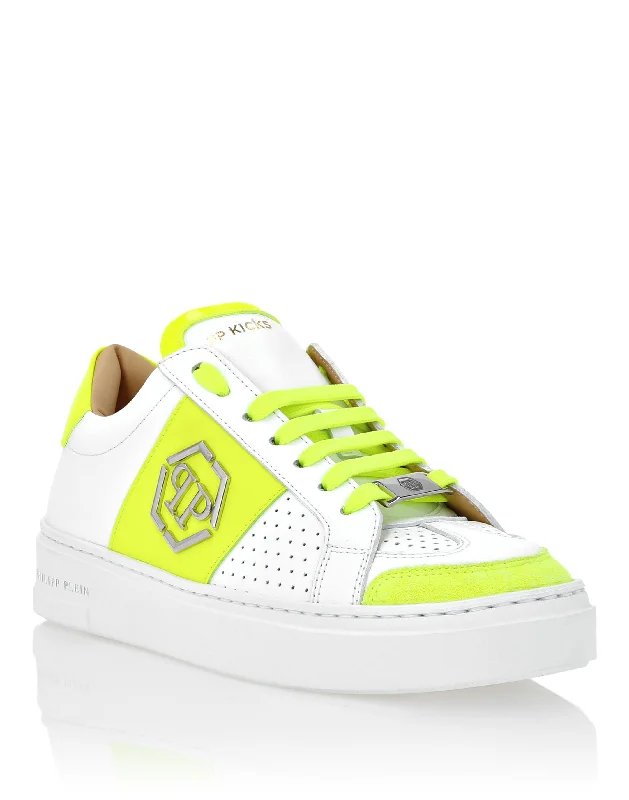 white/yellowfluo