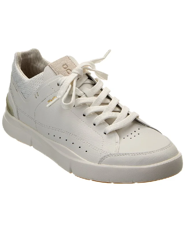 Chunky - Sole Women's Platform Sneakers in White for a Trendy Street Style LookOn Running The Roger Centre Court Sneaker