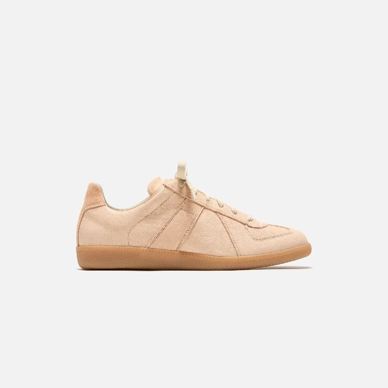 High - Top Women's Leather Sneakers in Black for a Stylish and Durable OptionMaison Margiela WMNS Replica Sneakers - Beige