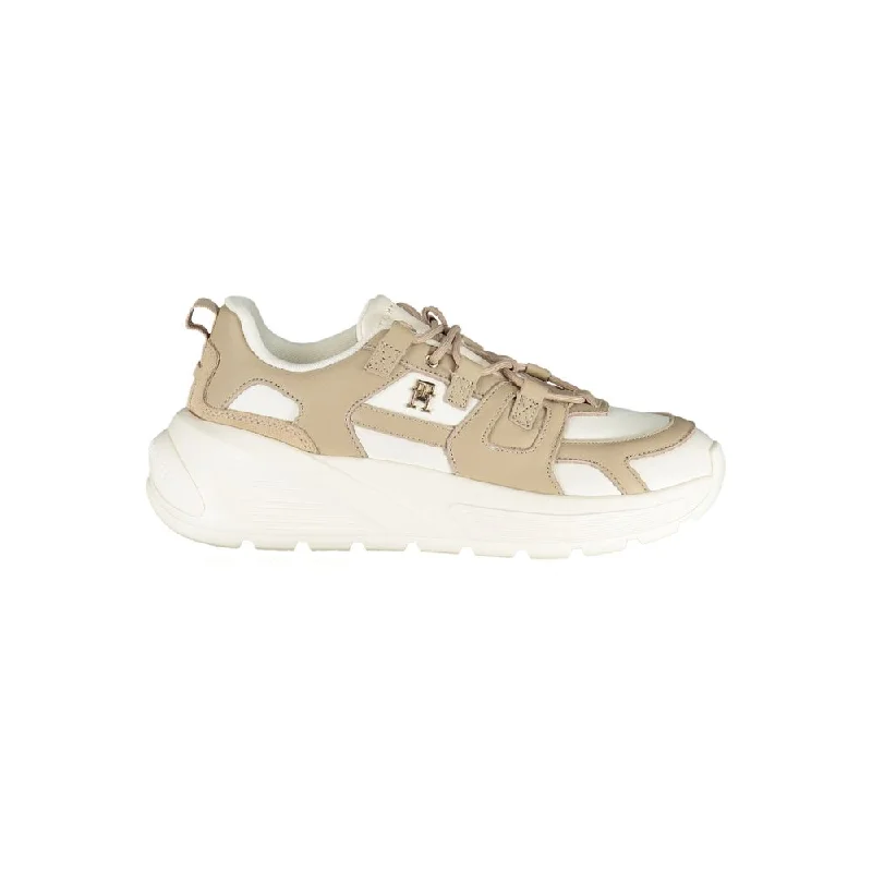 Patterned Print Women's Sneakers in Floral Designs for a Feminine and Fashion - Forward LookTommy Hilfiger Chic  Sneakers with Contrasting Women's Accents