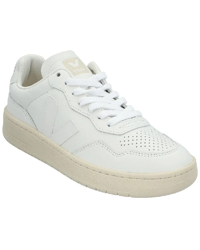 Breathable Mesh Women's Running Sneakers with Reflective Trim for Nighttime JoggingVEJA V-90 Leather Sneaker