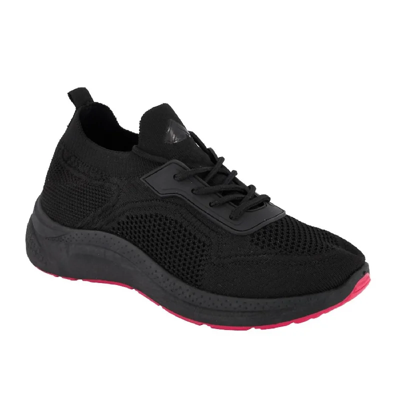 Foldable Women's Travel Sneakers for Compact Storage in LuggageWomen's Casual Comfort Light Sneakers In Black