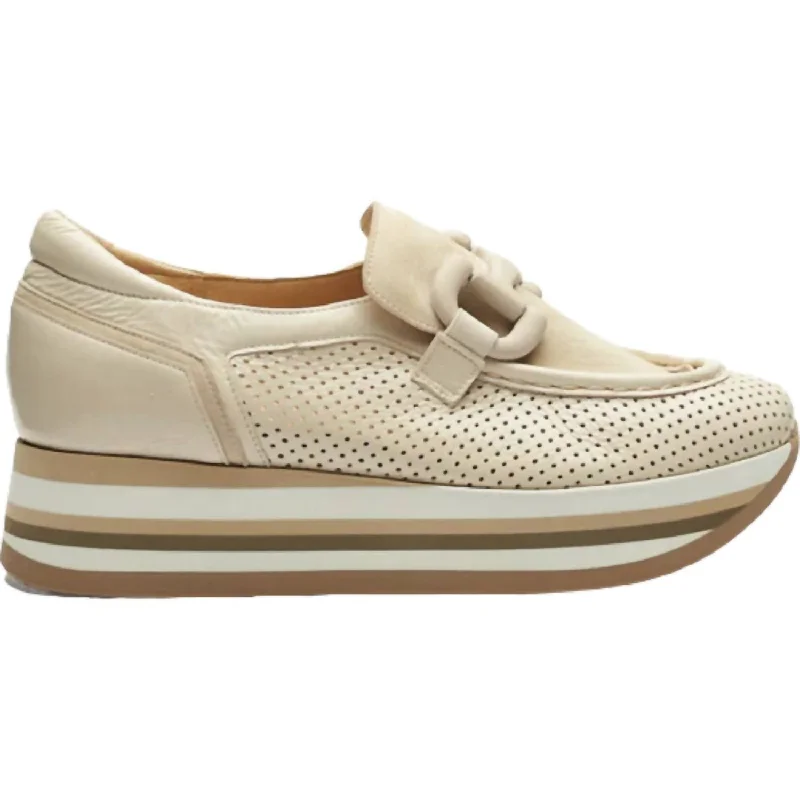 Smart - Tech Women's Sneakers with Fitness Tracking Features for Active Lifestyle EnthusiastsWomen's Clarice Sneakers In Coco