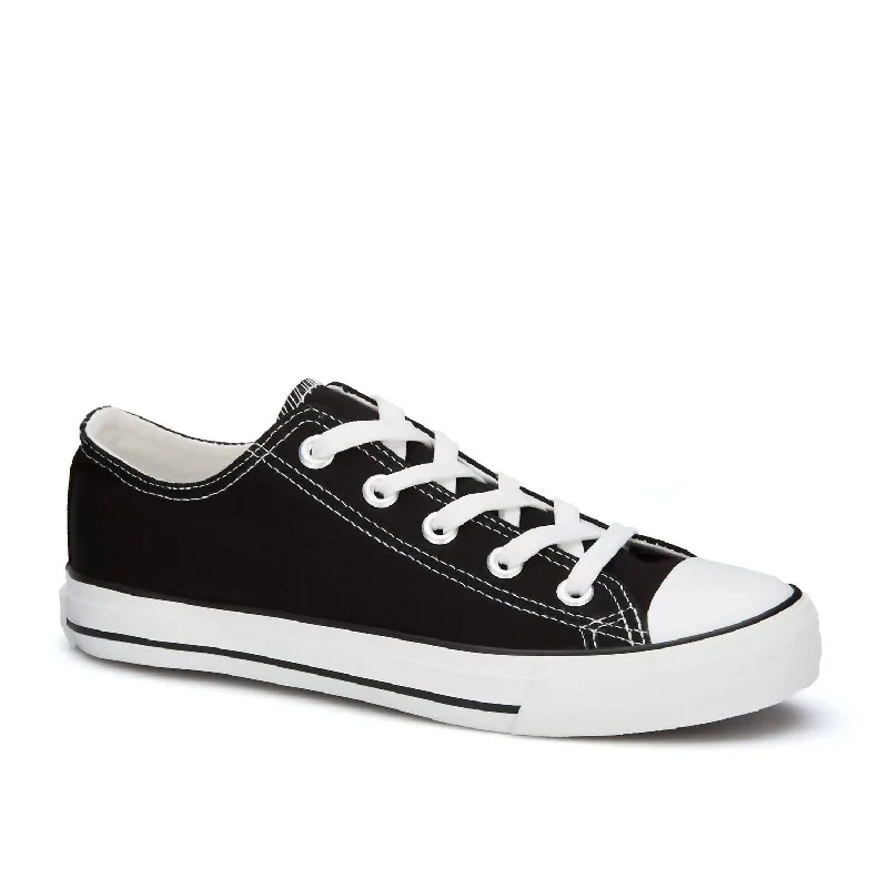 Women's Sneakers with Removable Insoles for Easy Cleaning and CustomizationWomen's Classic Canvas Sneakers In Black