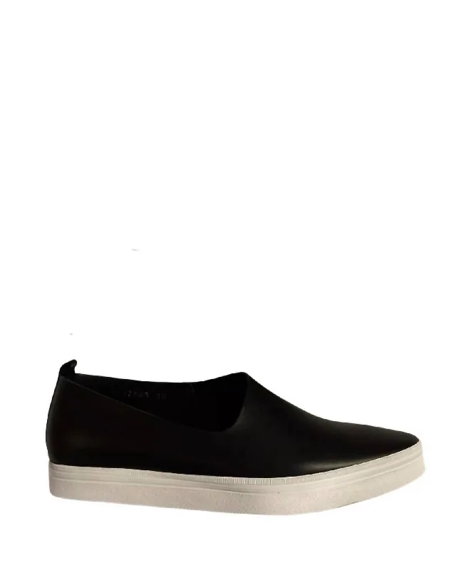 Lightweight Knit Women's Sneakers with Arch Support for All - Day ComfortWomen's Side Scoop Sneaker In Black/white