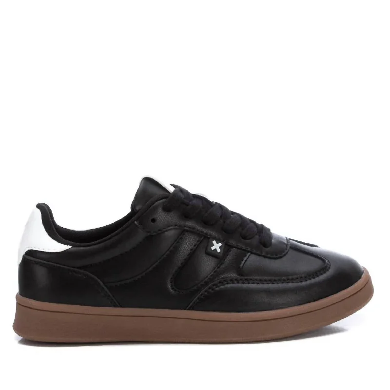Sparkly Rhinestone - Embellished Women's Sneakers for a Glamorous and Eye - Catching LookWomen's Trainer Sneakers In Black