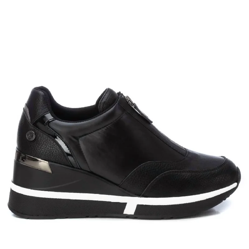 Foldable Women's Travel Sneakers for Compact Storage in LuggageWomen's Trainer Sneakers In Black