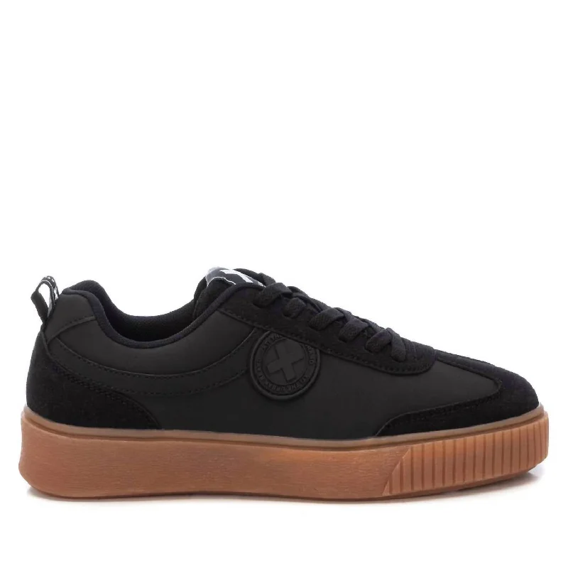 Chunky - Sole Women's Platform Sneakers in White for a Trendy Street Style LookWomen's Trainer Sneakers In Black