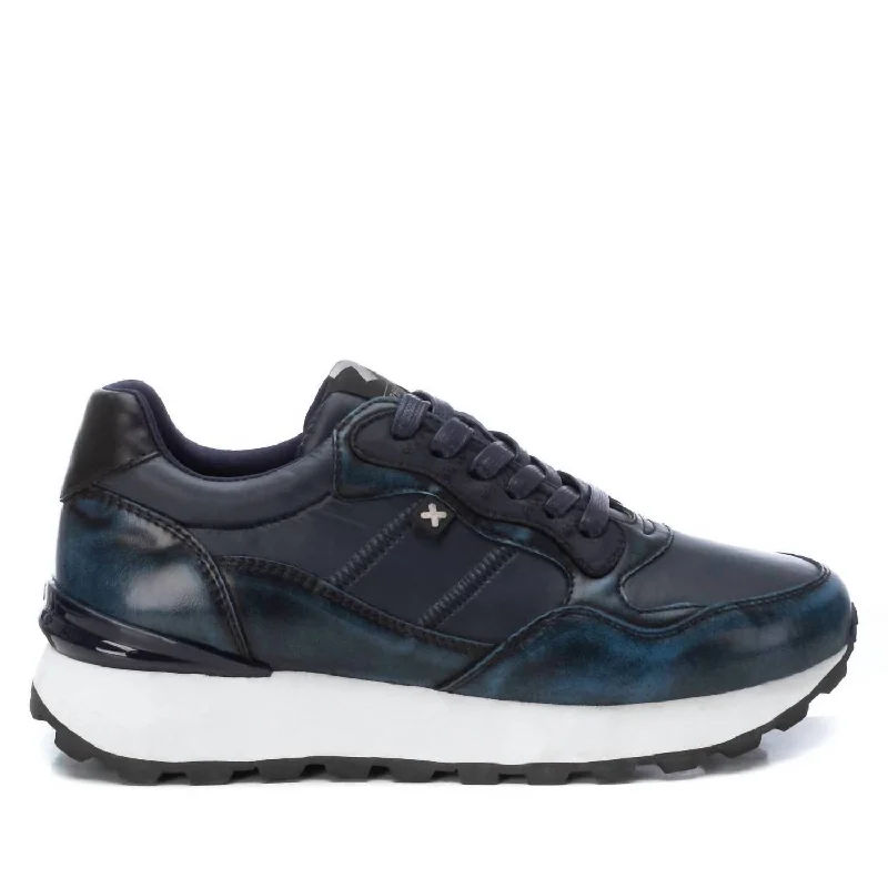 High - Top Women's Leather Sneakers in Black for a Stylish and Durable OptionWomen's Trainer Sneakers In Navy