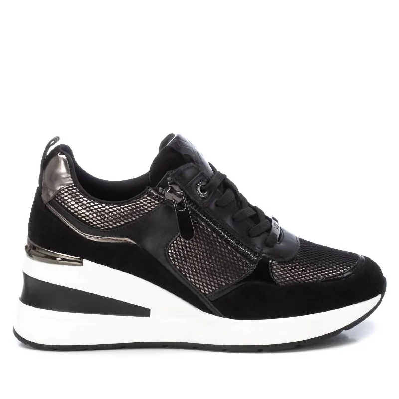 Smart - Tech Women's Sneakers with Fitness Tracking Features for Active Lifestyle EnthusiastsWomen's Trainer Sneakers In Plumb