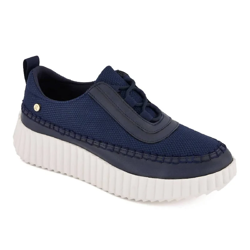 Foldable Women's Travel Sneakers for Compact Storage in LuggageWomen's Urban Comfort Sneakers In Navy