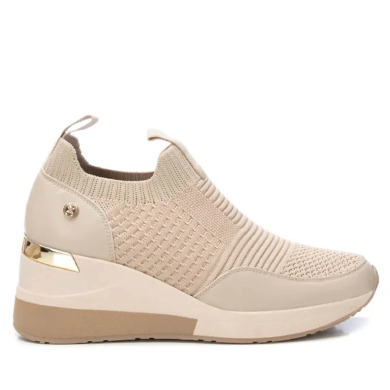 Patterned Print Women's Sneakers in Floral Designs for a Feminine and Fashion - Forward LookWomen's Wedge Trainer Sneakers In Beige