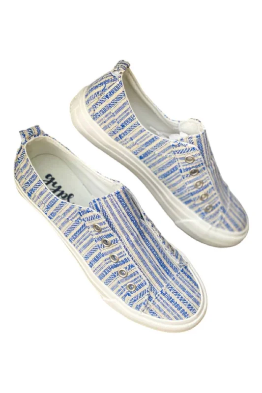 Water - Resistant Women's Hiking Sneakers with Traction Outsoles for Outdoor AdventuresWomen's Zared Sneakers In Blue